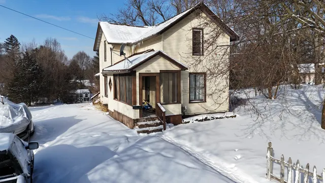 $120,000 | 1300 North Waterloo Avenue, Jackson, MI 49202