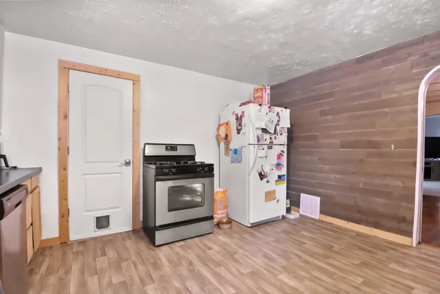 $120,000 | 1300 North Waterloo Avenue, Jackson, MI 49202