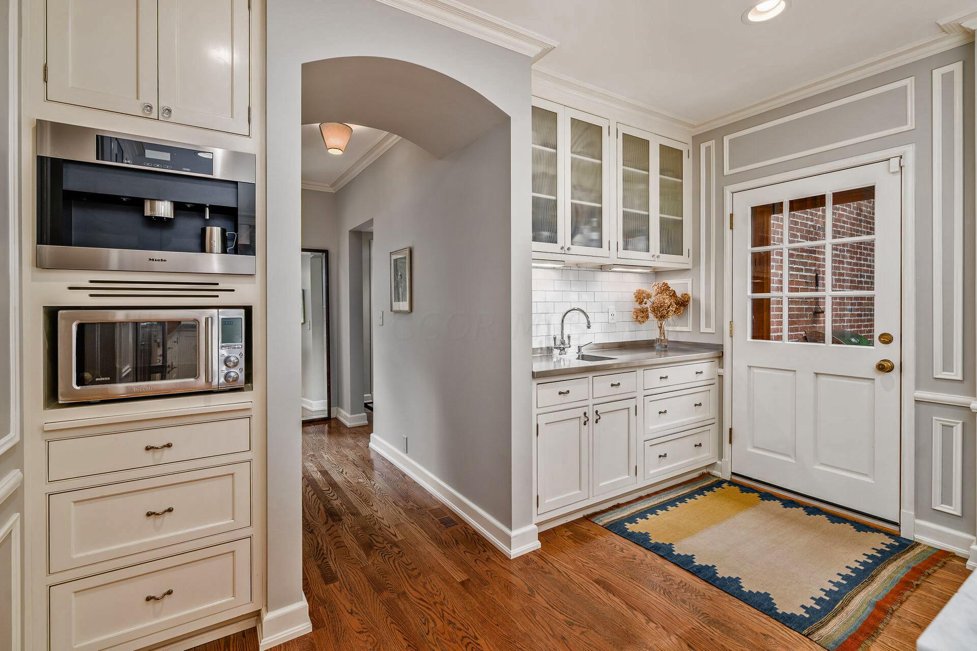 180 Ashbourne Road Columbus, OH 43209 - Photo 15 of 62 Kitchen