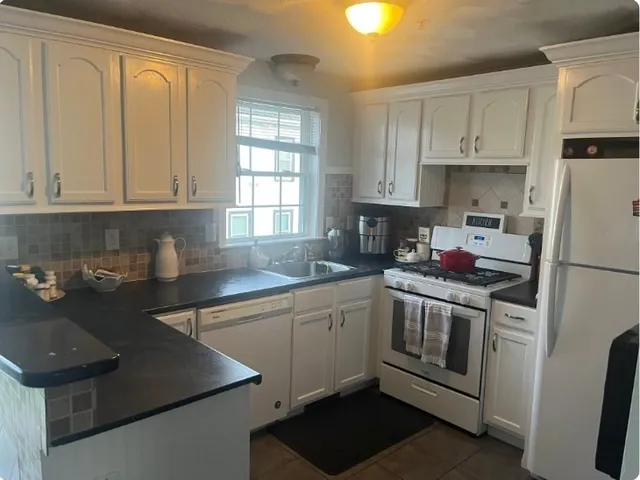 $2,600 | 138 Mt Washington Street, Unit 138, Lowell, MA 01854