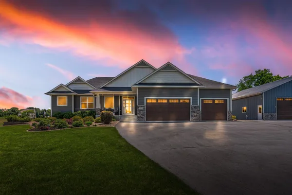 $1,075,000 | 7979 117th Street Northwest, Annandale, MN 55302