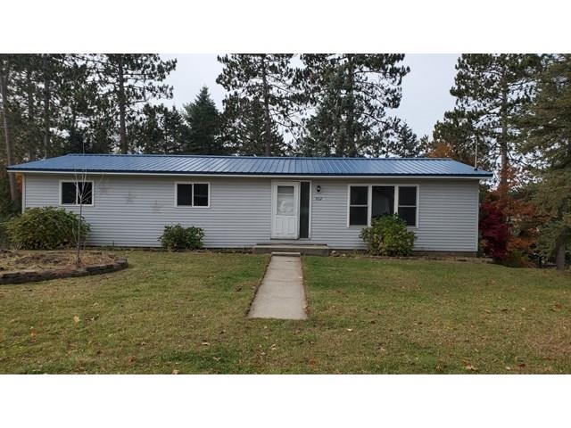 502 South Broad Street Harrison, MI 48625 - Photo 1 of 41 1940628-20046fb6-48b3-4e92-9bc9-a1a370a7cf1e.JPG