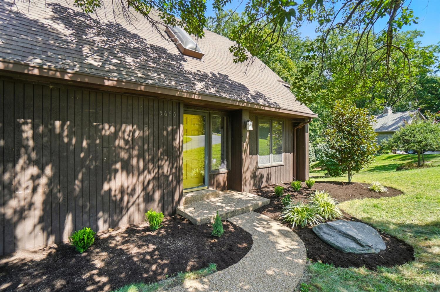 5666 Sidney Road Cincinnati, OH 45238 - Photo 2 of 49