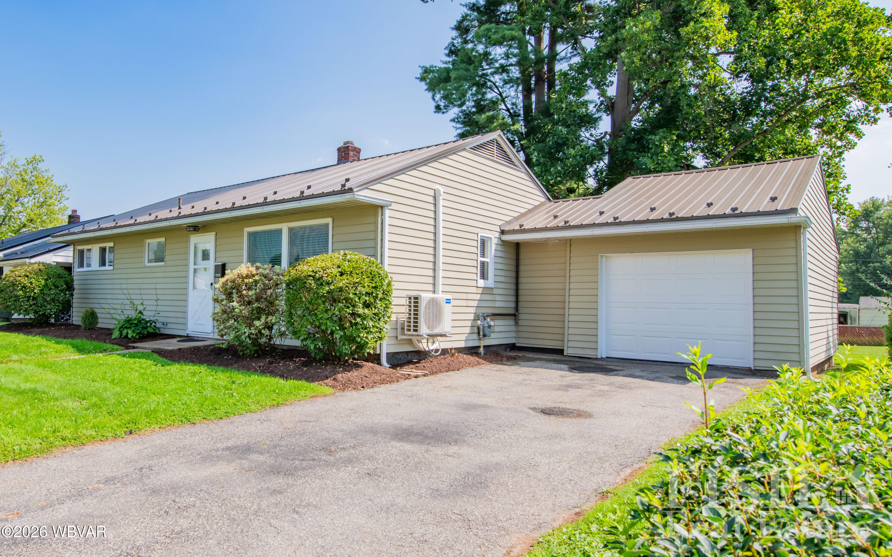 1304 Ritchey Street Williamsport, PA 17701 - Photo 1 of 16 Gallery Image 1