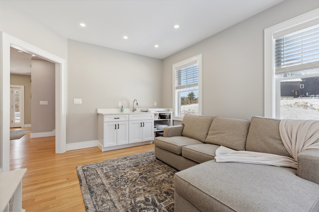 16 Crown Road Tyngsborough, MA 01879 - Photo 23 of 38