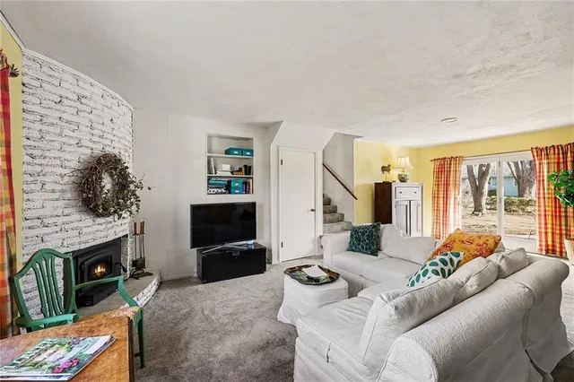 $359,900 | 9451 Connell Drive, Overland Park, KS 66212