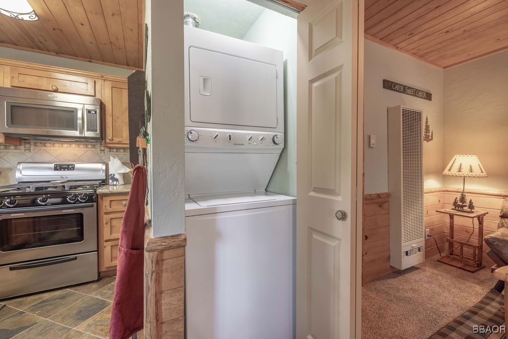 618 Sugarloaf Boulevard Big Bear City, CA 92314 - Photo 12 of 43