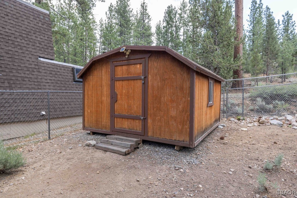 618 Sugarloaf Boulevard Big Bear City, CA 92314 - Photo 27 of 43