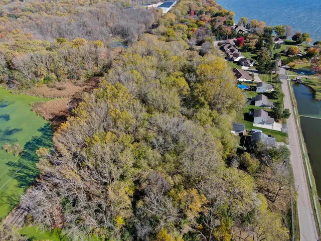 $299,900 | 995 Brighton Drive, Menasha, WI 54952