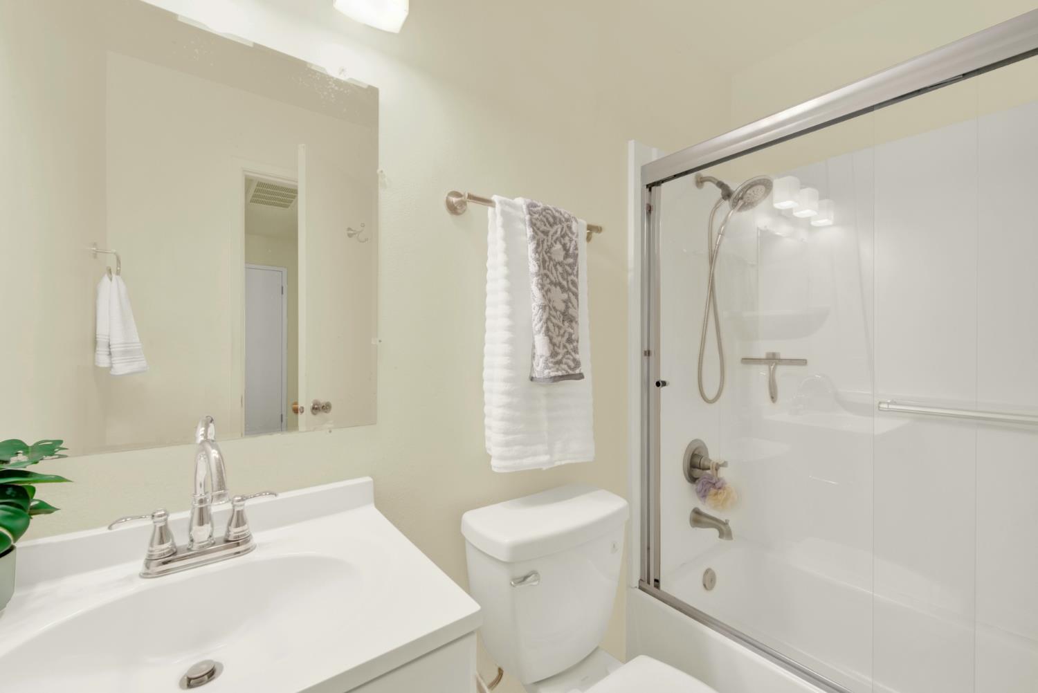 2803 Bidwell Street, Unit 2 Davis, CA 95618 - Photo 32 of 40