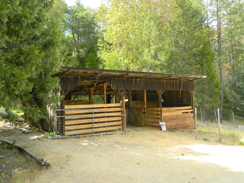 12320 Water Gap Road Williams, OR 97544 - Photo 39 of 53 2 Stall Barn