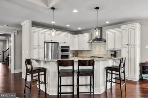 $1,065,000 | 10 Brinklow Court, Medford, NJ 08055