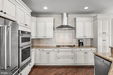 $1,065,000 | 10 Brinklow Court, Medford, NJ 08055