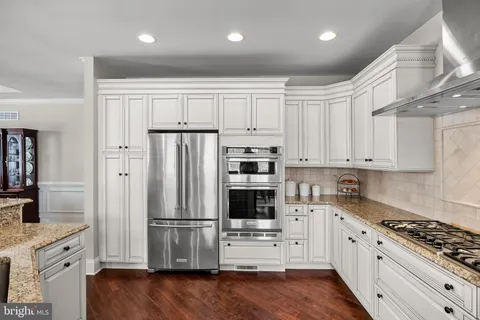 $1,065,000 | 10 Brinklow Court, Medford, NJ 08055