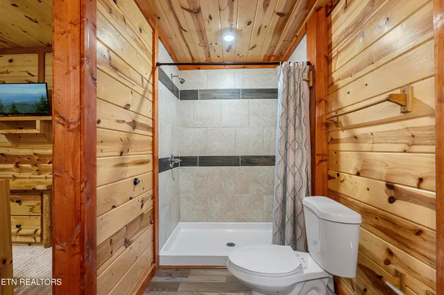 $1,445,000 | 1628 Barn Door Lane, Sevierville, TN 37862