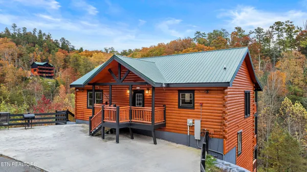 $1,440,000 | 1628 Barn Door Lane, Sevierville, TN 37862
