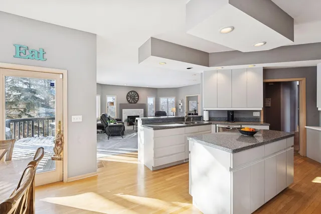 $899,900 | 2065 Woodstone Court, Victoria, MN 55386