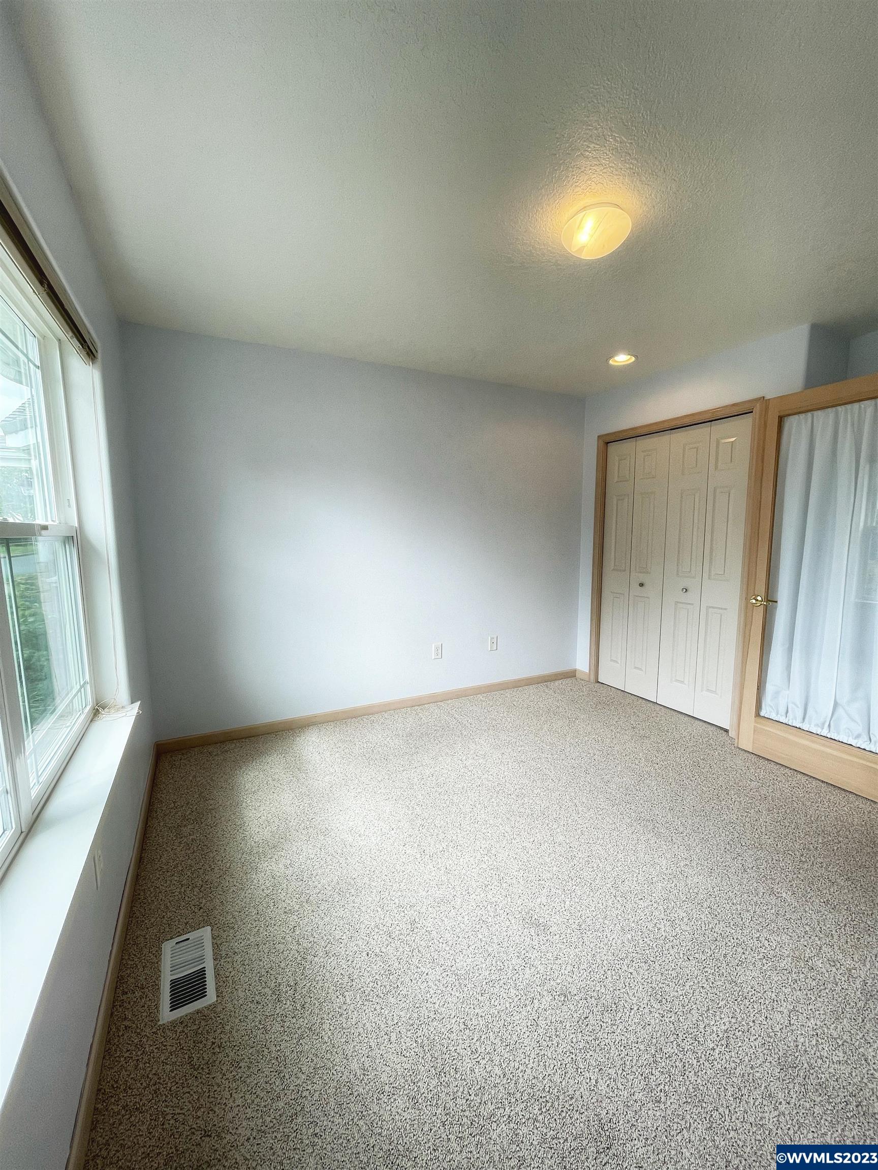 17 South Pl Way Lebanon, OR 97355 - Photo 10 of 18