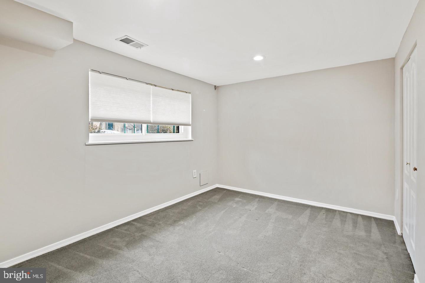 7068 Winter Rose Path Columbia, MD 21045 - Photo 24 of 30 an empty room with a window