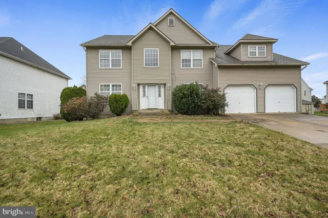 a view of a house with a outdoor space