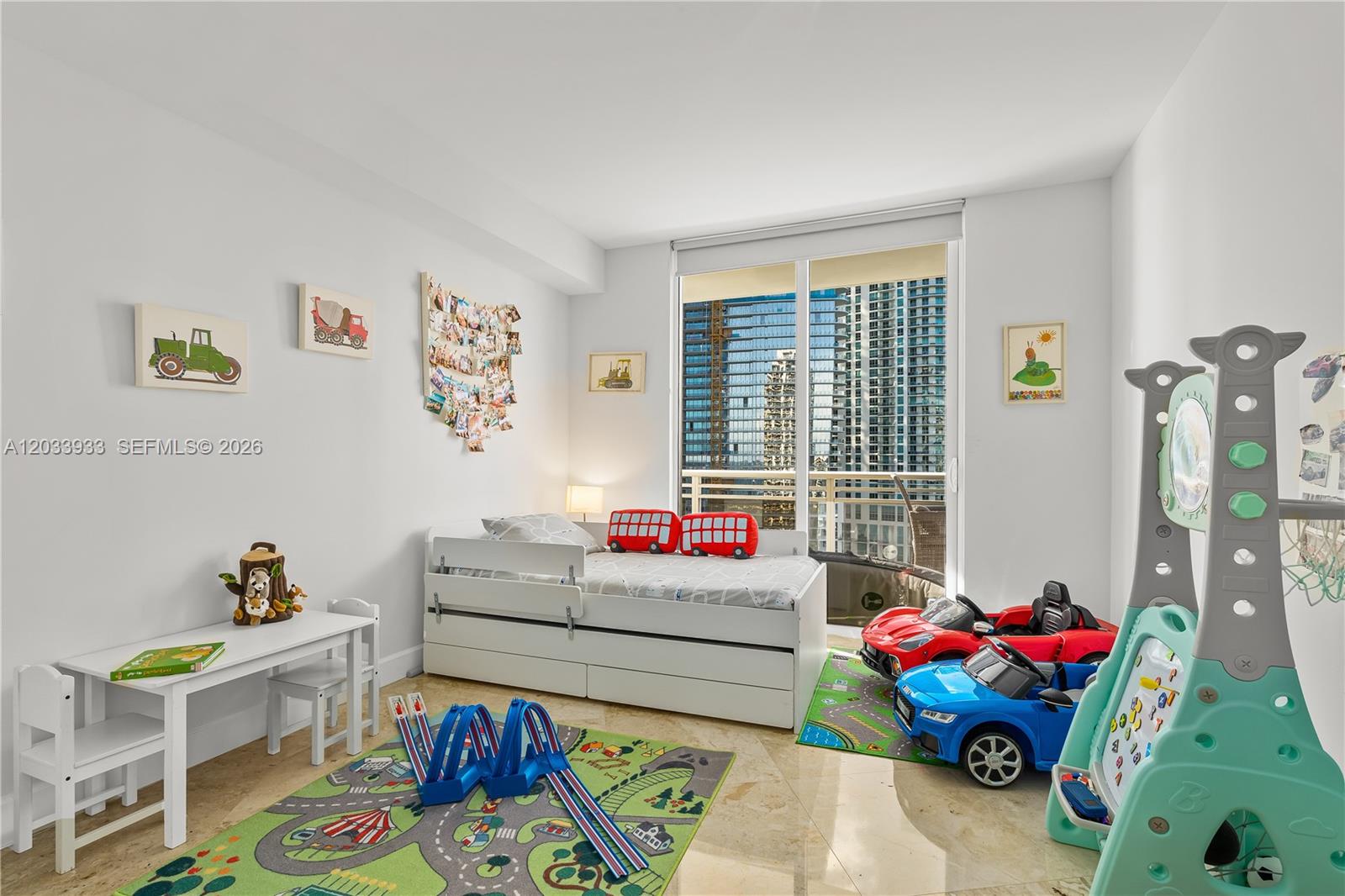 901 Brickell Key Boulevard, Unit 2206 Miami, FL 33131 - Photo 19 of 28