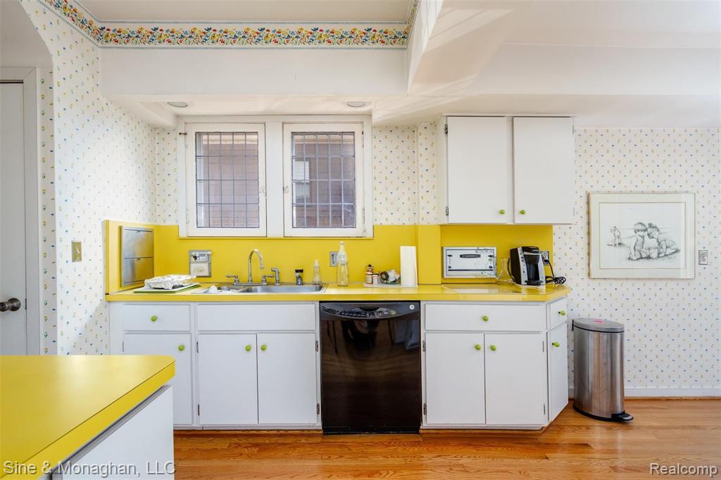 973 Lincoln Road Grosse Pointe, MI 48230 - Photo 12 of 40 Gallery Image 12