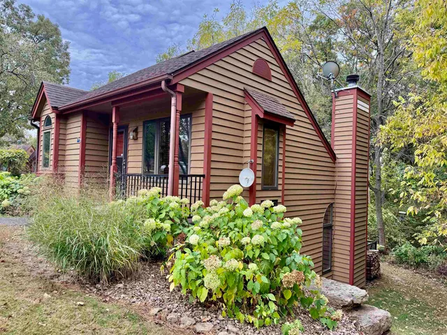 $255,000 | 35 Oak Glen Drive, Galena, IL 61036