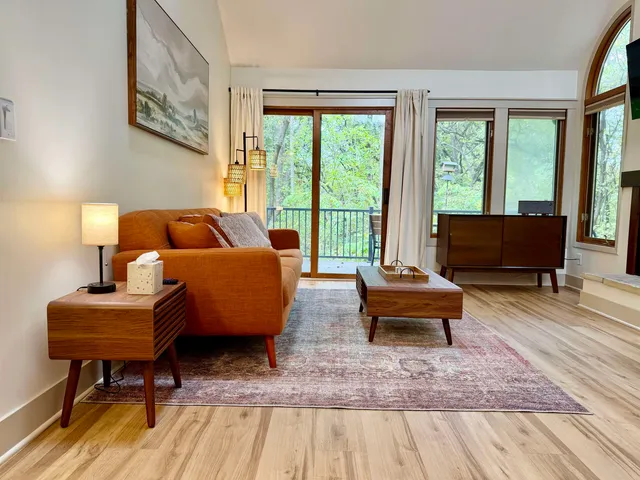 $255,000 | 35 Oak Glen Drive, Galena, IL 61036