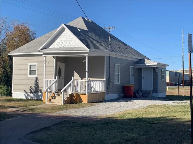 $78,500 | 124 West 10th Street, Pittsburg, KS 66762