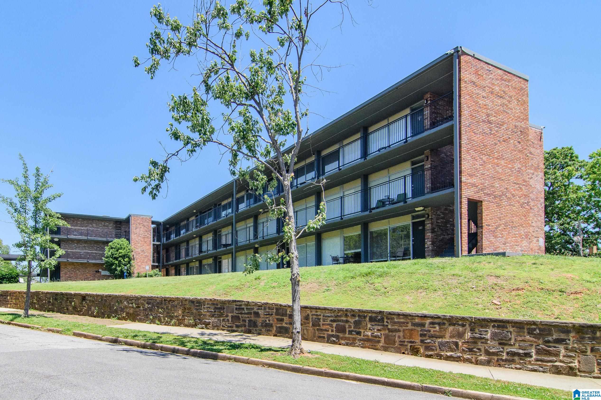 2990 Rhodes Circle South, Unit 322 Birmingham, AL 35205 - Photo 1 of 25