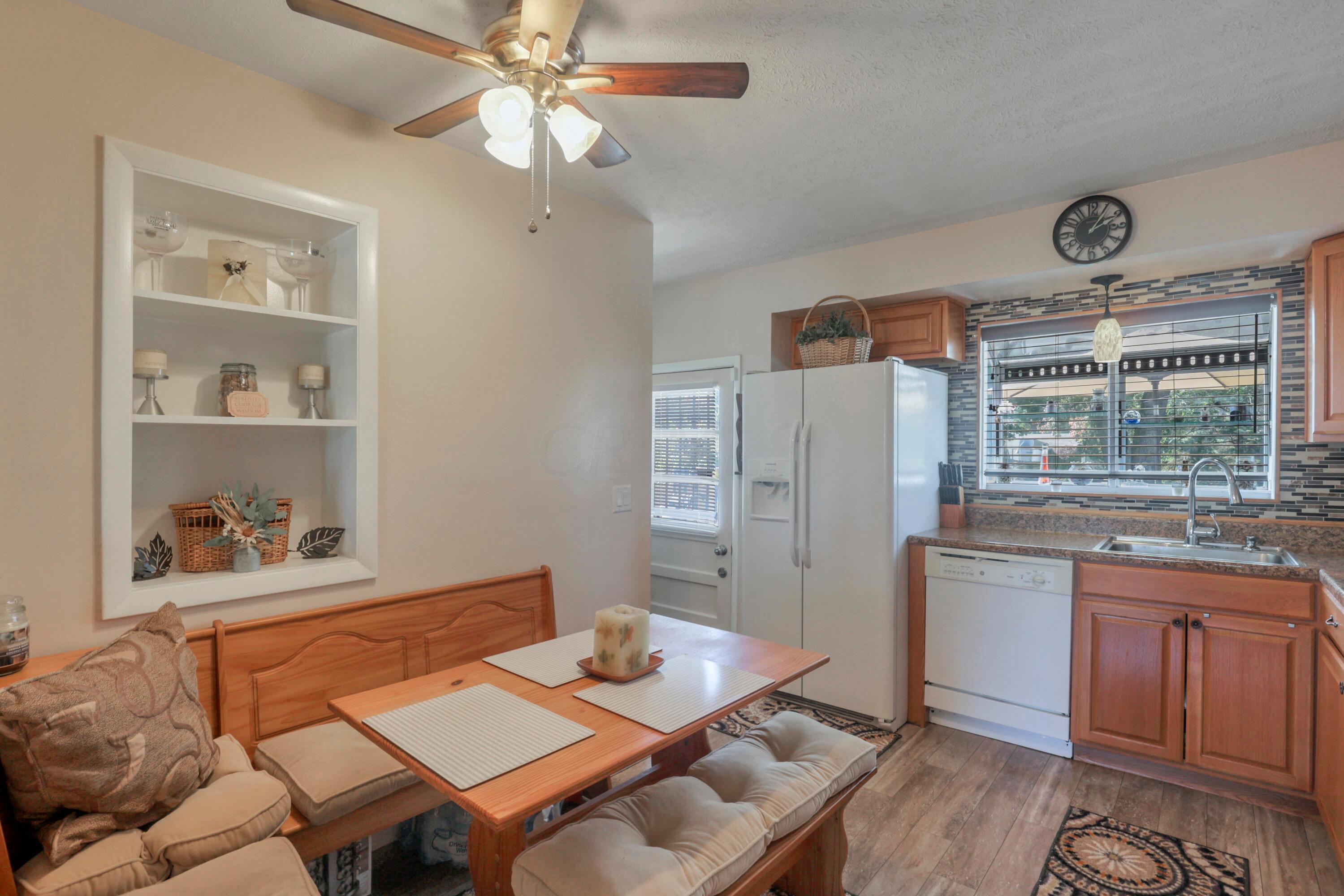 2835 Fleet Road Columbus, OH 43232 - Photo 8 of 37 Kitchen