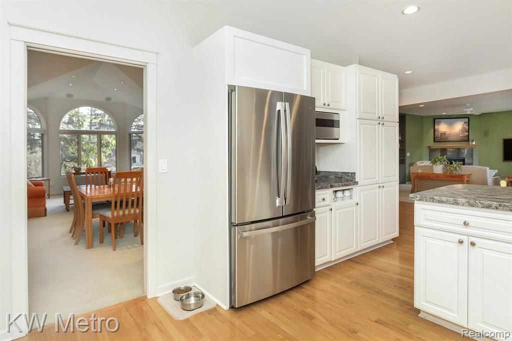 685 Trinway Road Troy, MI 48085 - Photo 11 of 49