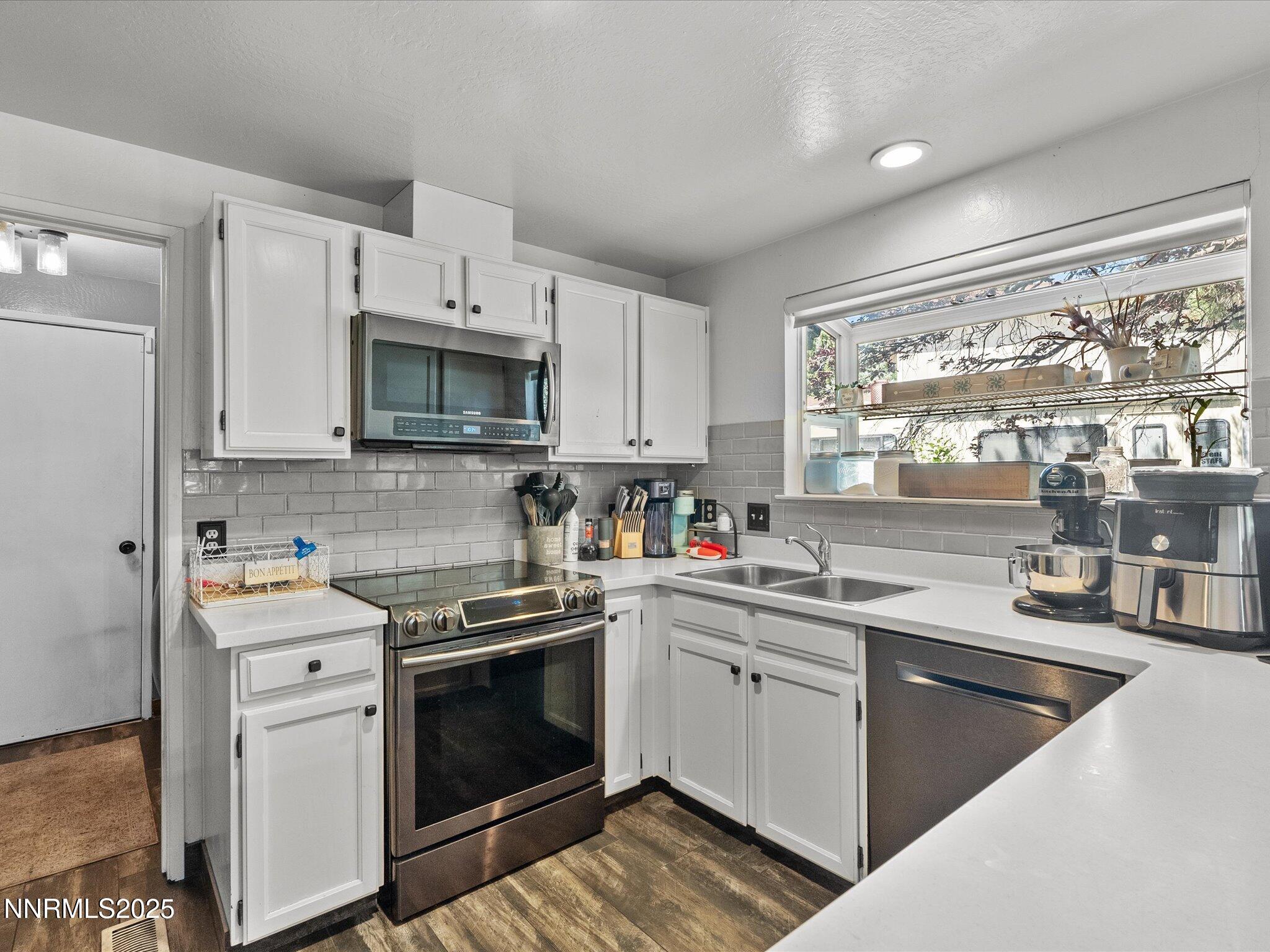4525 Dos Rios Court Reno, NV 89502 - Photo 16 of 36 17-4525 Dos Rios Ct-116