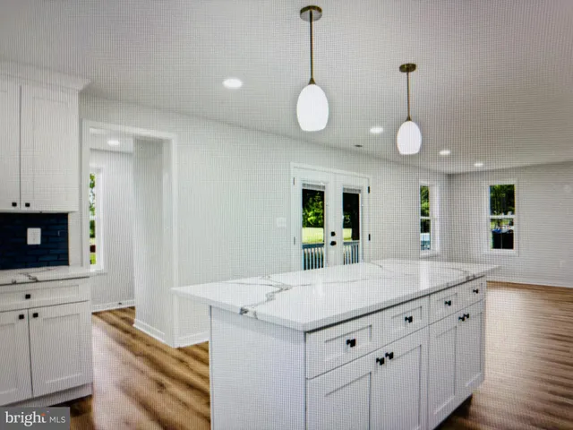 $2,695 | 15990 Charles Town Road, Charles Town, WV 25414