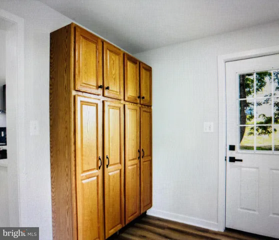 $2,695 | 15990 Charles Town Road, Charles Town, WV 25414