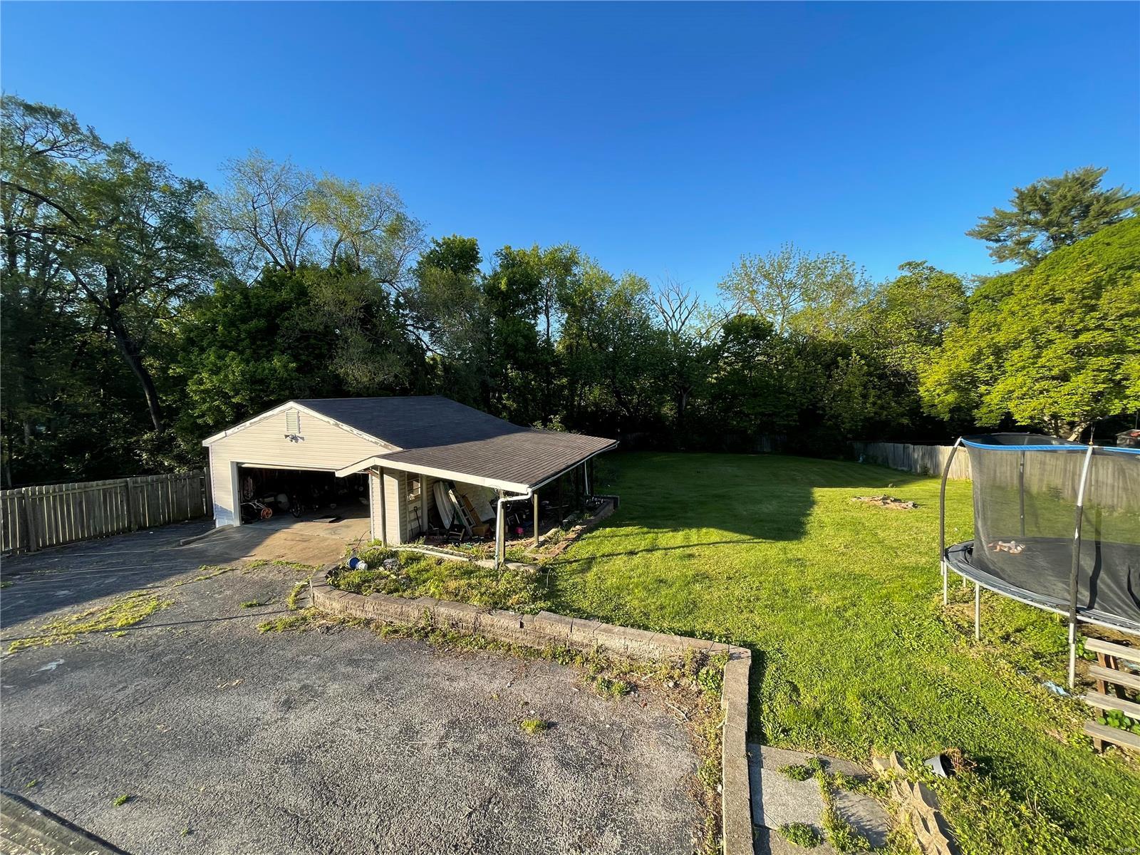 5301 Heege Road St. Louis, MO 63123 - Photo 8 of 10 Gallery Image 8