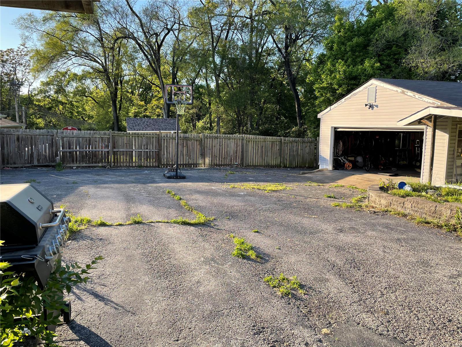 5301 Heege Road St. Louis, MO 63123 - Photo 9 of 10 Gallery Image 9