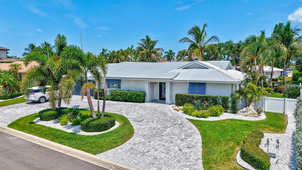 571 Ranger Lane Longboat Key, FL 34228 - Photo 6 of 89 Gallery Image 6