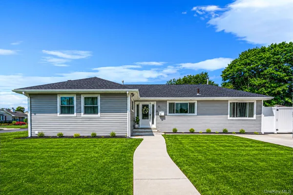 $849,999 | 28 High Street, Farmingdale, NY 11735
