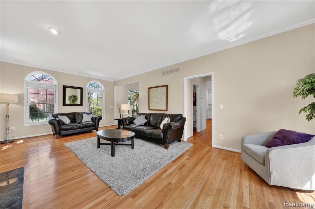 1112 Vernier Road Grosse Pointe, MI 48236 - Photo 9 of 39