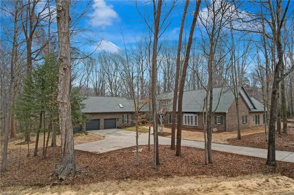 $900,000 | 231 River Ridge Road, Eden, NC 27288