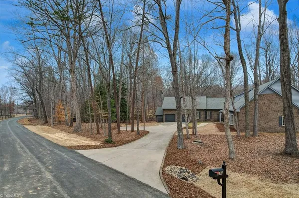 $900,000 | 231 River Ridge Road, Eden, NC 27288