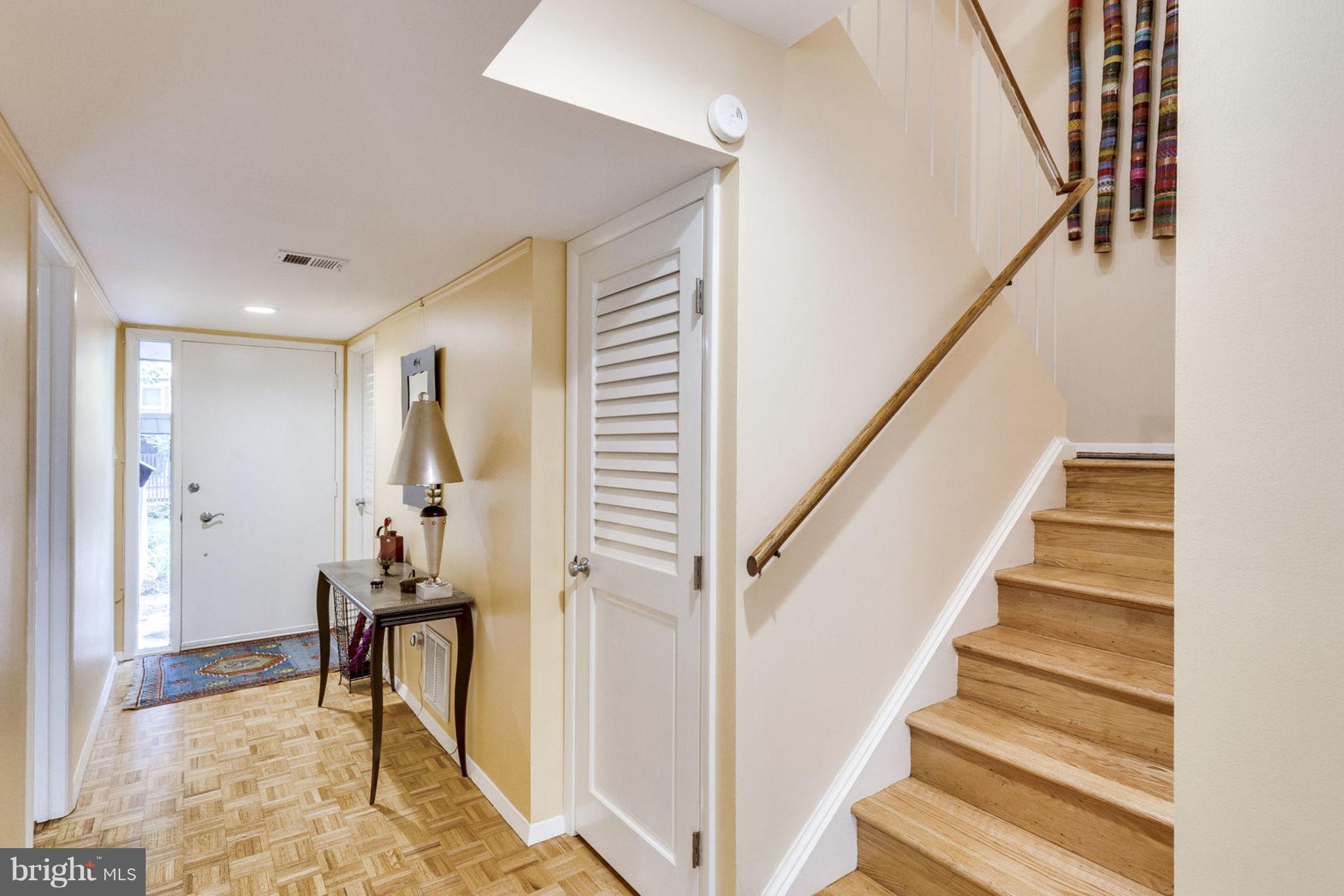 11514 Links Drive Reston, VA 20190 - Photo 2 of 30 Warm Welcome