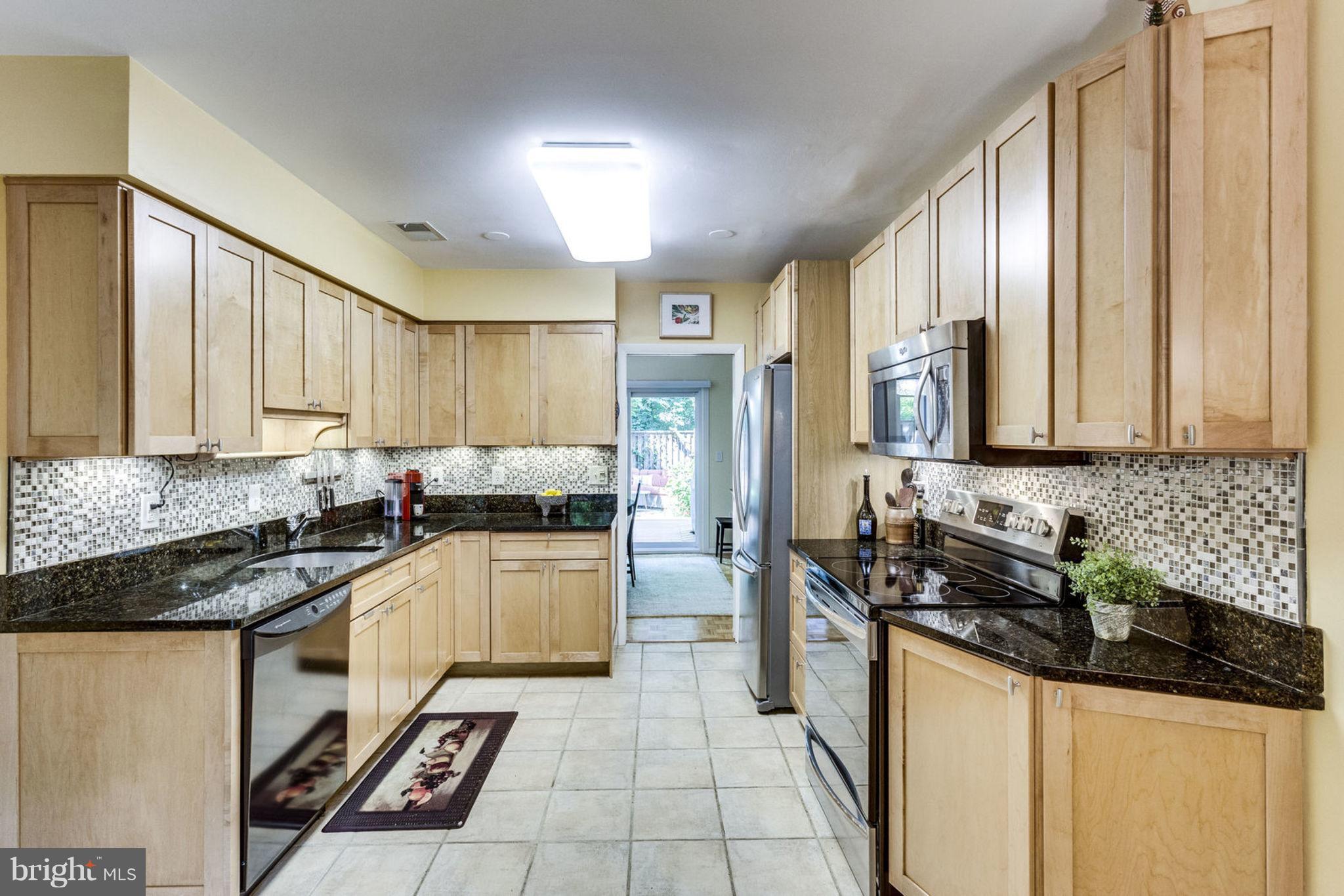 11514 Links Drive Reston, VA 20190 - Photo 7 of 30 Entertain in Your Open Kitchen