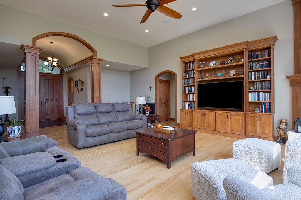 3027 Castleton Crossing Sun Prairie, WI 53590 - Photo 17 of 89