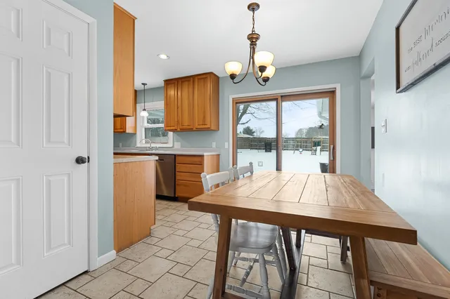 $266,900 | 232 Glenview Drive, Paw Paw, MI 49079