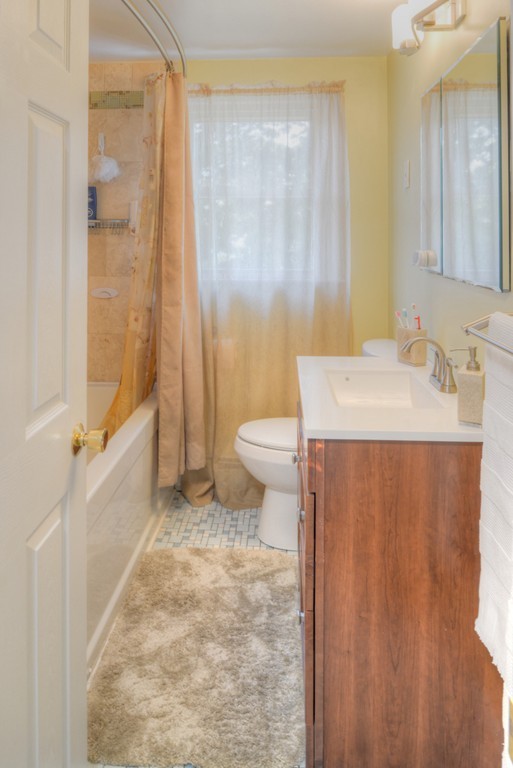 19 Ravenwood Road Peabody, MA 01960 - Photo 21 of 27 Gallery Image 21