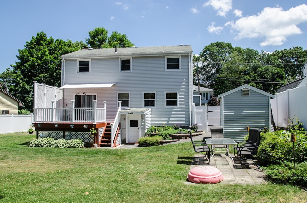 19 Ravenwood Road Peabody, MA 01960 - Photo 4 of 27 Gallery Image 4