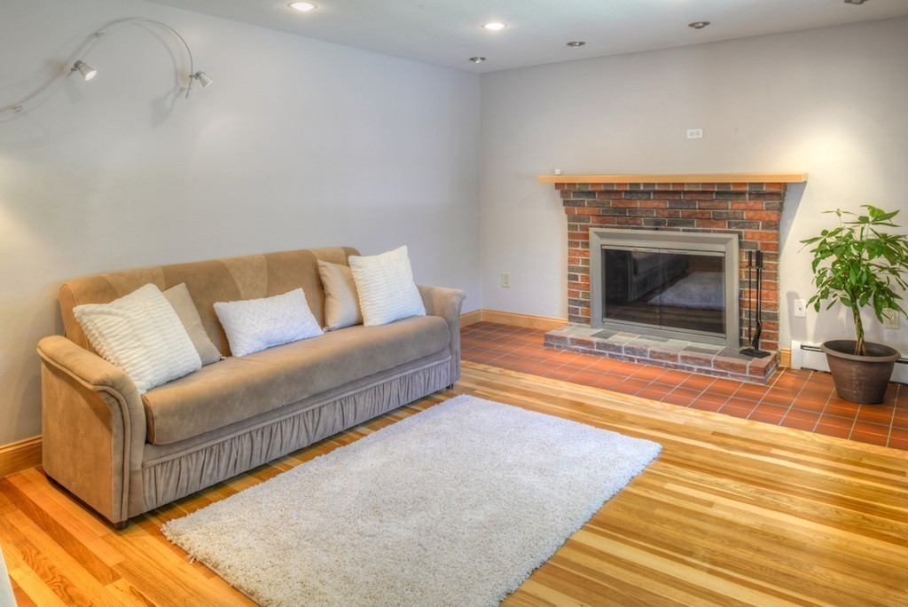 19 Ravenwood Road Peabody, MA 01960 - Photo 9 of 27 Gallery Image 9