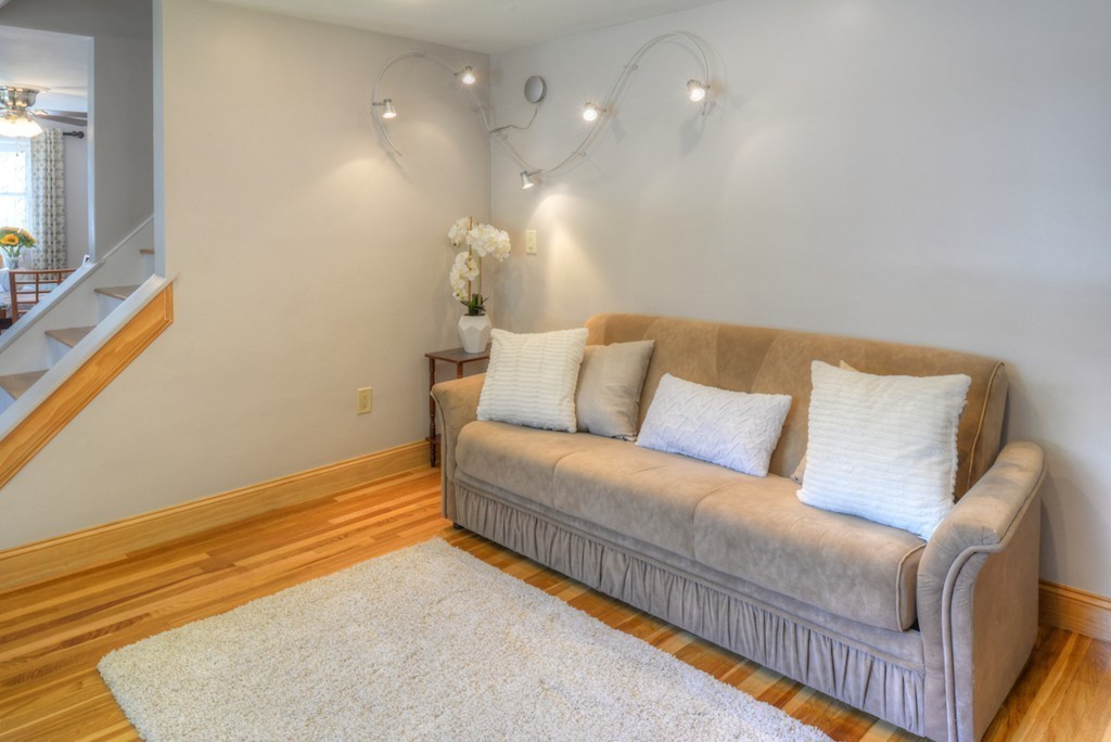 19 Ravenwood Road Peabody, MA 01960 - Photo 10 of 27 Gallery Image 10